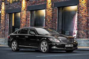 Lexus LS 460 President 4.6 V8 280kW (1 foto / 12)