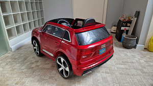 Laste elektriauto Audi Q7 (4 foto / 9)