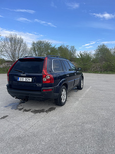 Volvo XC90 2.4 дизель (6 фото из 12)