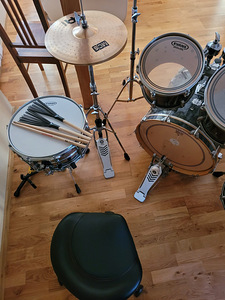 Yamaha Maple Custom trummid + soolotrumm + Meinl taldrikud (6 foto / 6)