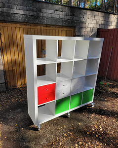 IKEA Kallax ratastel sahtlitega riiul (3 foto / 3)