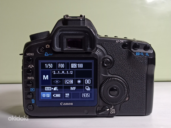 Canon 5D mark II body с пробегом 9250 снимка (фото #4)