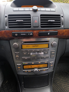 Toyota avensis (5 foto / 5)