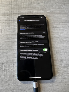 Apple iPhone X 64GB (1 фото из 4)