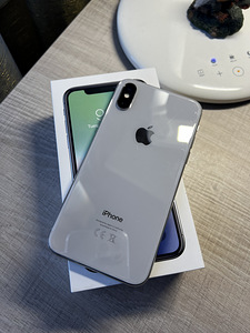 Apple iPhone X 64GB (2 фото из 4)