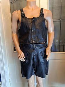 Nahast komplekt L-XL (1 foto / 10)