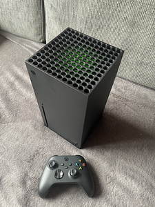Xbox Series X 1TB nagu uus (2 foto / 2)