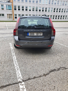 Volvo v50 2.0D 2010 (3 foto / 10)