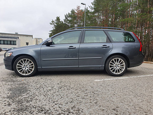 Volvo V50 Momentum 2.0D 100 kW (2 foto / 9)