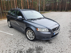 Volvo V50 Momentum 2.0D 100 kW (5 foto / 9)