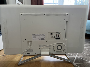 Teler Philips 40" Ambilight (2 foto / 5)