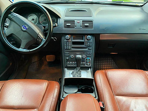 Volvo XC90 2.4 D5 136kW (9 foto / 14)