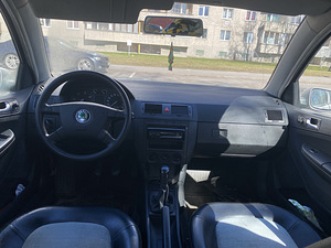 Skoda Fabia 2005 a. (4 foto / 9)