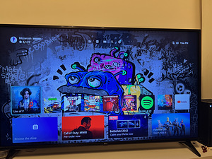 Xbox x + 2 kontrolleri + HyperX Charging Station (5 foto / 7)