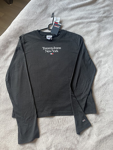 Tommy Jeans pikkade varrukatega pluus (1 foto / 1)