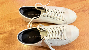 Meeste Tommy Hilfiger vabaajajalanõud (3 foto / 5)