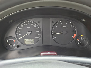 Ford Galaxy (11 foto / 15)
