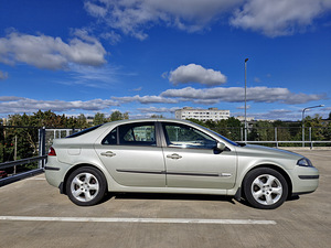 Renault Laguna 2.0 99 kW (2 foto / 11)