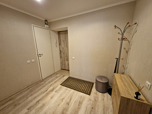 Kangelaste prospekt 47a, Pähklimäe, Narva, Ida-Virumaa (3 foto / 12)