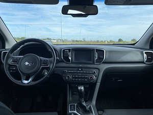 Kia Sportage 1.6 97kW, 2016 (10 foto / 15)