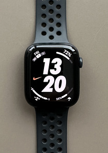 Apple Watch 7 LTE Nike 45mm (1 foto / 5)