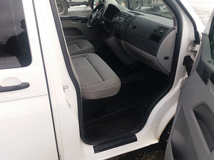 Volkswagen Transporter 2015 (3 foto / 7)