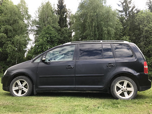 VOLKSWAGEN TOURAN 2.0 TDI 103kW (3 foto / 10)