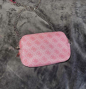 Сумка Guess оригинал (2 фото из 3)