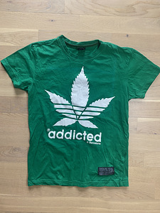 New Addicted weed Barcelona t-shirt t-särk, size XS
