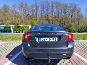 Volvo S60 Premier 2.0 180kW (3 foto / 15)