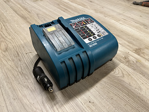 Autolaadija Makita DC18SE (1 foto / 1)