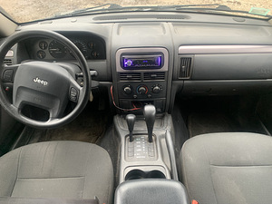 Jeep Grand Cherokee 4.0 R6 140kw (7 foto / 8)
