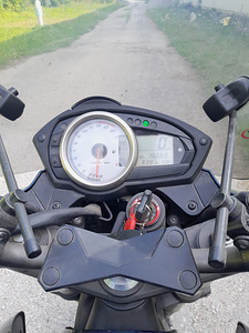 Kawasaki Z750 (2 foto / 3)