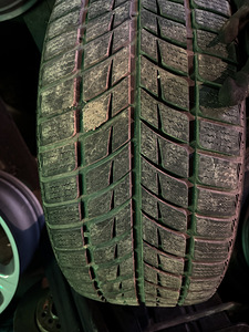 M+S шины 275/45/20 (3 фото из 4)