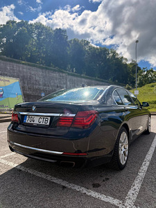 BMW 750d Long Xdrive (4 foto / 15)