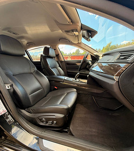 BMW 750d Long Xdrive (14 foto / 15)