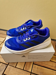 Adidas tossud suurus 35,5 (1 foto / 6)