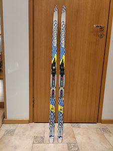 Suusakomplekt lastele (suusad+saapad+kepid) (1 foto / 4)