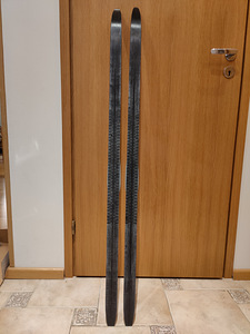 Suusakomplekt lastele (suusad+saapad+kepid) (2 foto / 4)