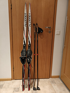 Laste suusad (suusad 150cm, saapad s.36, kepid 115cm) (1 foto / 4)