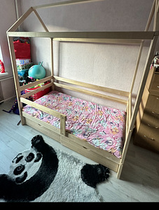Детская кровать домик с балдахином и матрасом