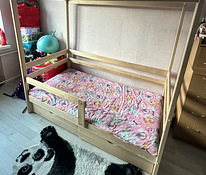 Детская кровать домик с балдахином и матрасом