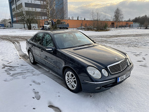 Mercedes-Benz E 280 Avantgarde (8 foto / 15)