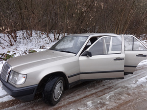 Mercedes-Benz 250 (2 фото из 5)