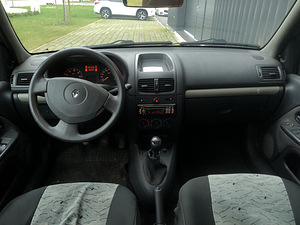 Renault Clio 1.1 43kW (8 foto / 11)