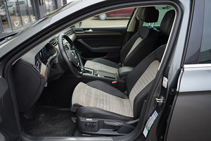 Volkswagen Passat Highline 1.4 110kW (9 foto / 15)