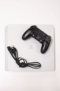 Ps 4 slim 500gb + white (playstation 4) (2 foto / 5)