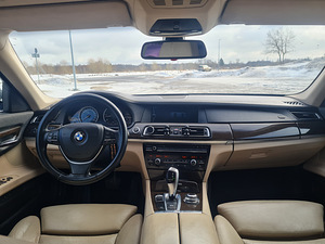 BMW F01 730d 180kw (5 foto / 5)