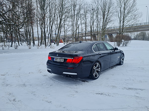 BMW F01 730d 180kw ///M pack Led adaptive (4 foto / 6)