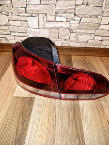 Комплект задних фар VW Golf VI / Tailgate lights kit VW Golf (2 фото из 4)